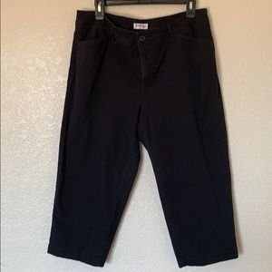 St. John’s Bay Mid-Ride Capris